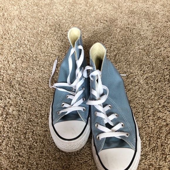 Converse Size 7 - Picture 2 of 2